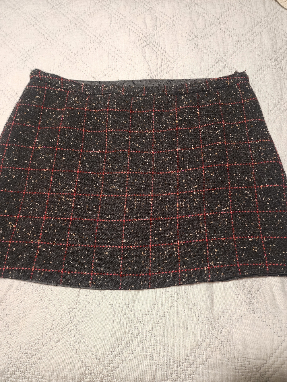 Old Navy Black Tweed Mini Skirt with Red Windowpane